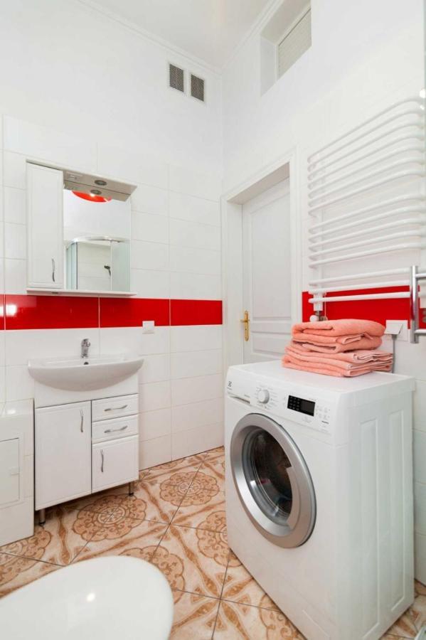 Apartamento Три Кімнати Вулиця Грушевського 9 Центр Міста Львів Exterior foto