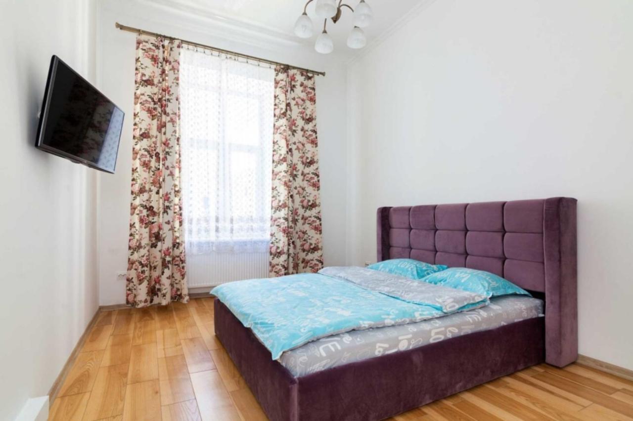 Apartamento Три Кімнати Вулиця Грушевського 9 Центр Міста Львів Exterior foto