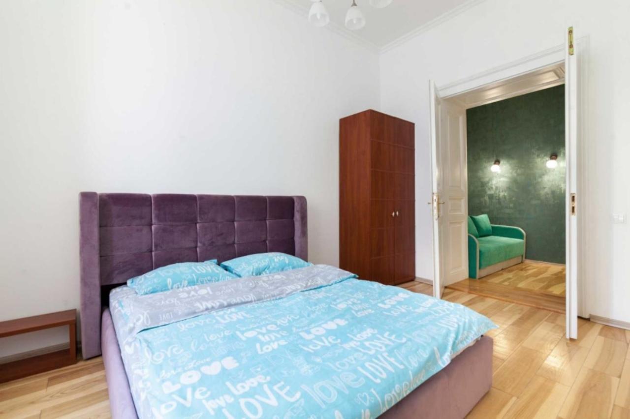 Apartamento Три Кімнати Вулиця Грушевського 9 Центр Міста Львів Exterior foto